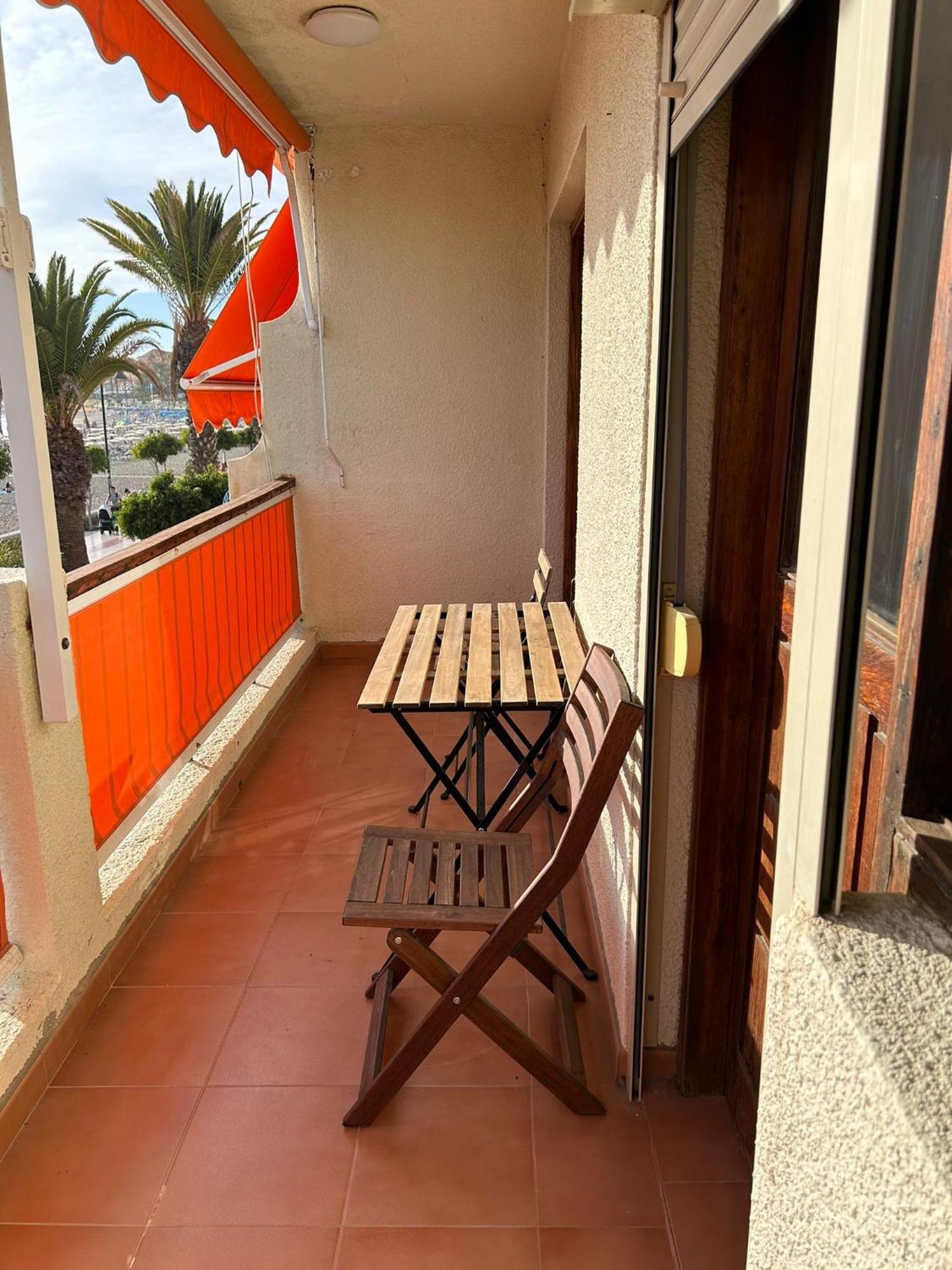 Prime Beachfront Location, Free Parking, Steps To The Sand Los Cristianos  Exterior foto